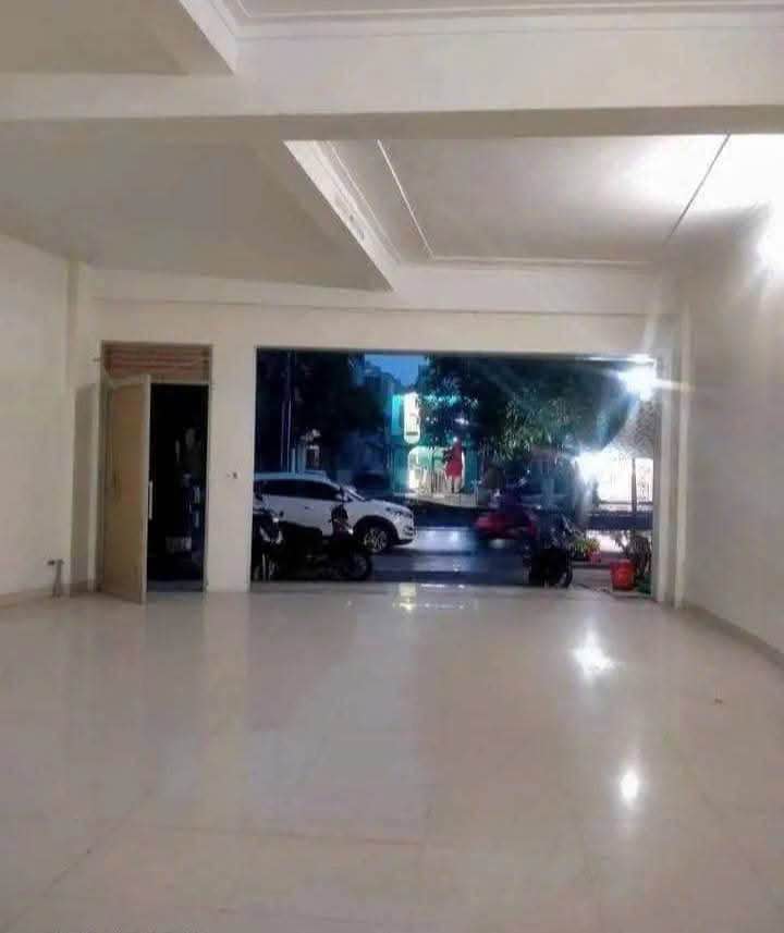 Cho thuê mặt bằng kinh doanh Quang Trung 225m² - Vị trí sầm uất, tiện ích đa dạng!