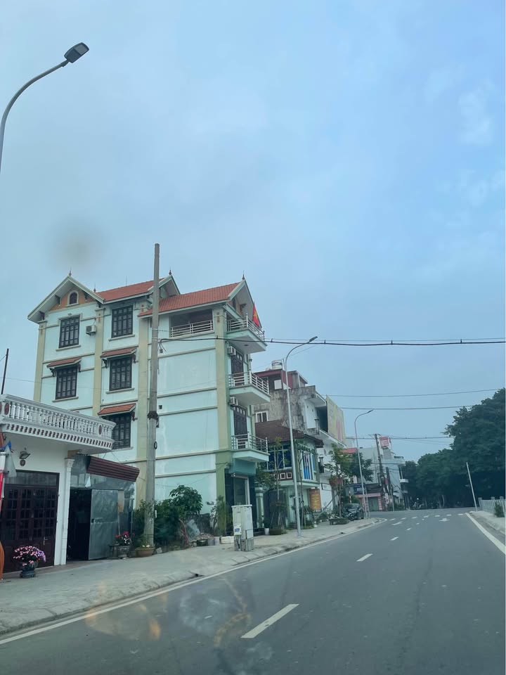 Nhà 3 tầng đẹp tại Ninh Khánh, Hoa Lư - Diện tích 108m² giá 8 tỷ hấp dẫn!