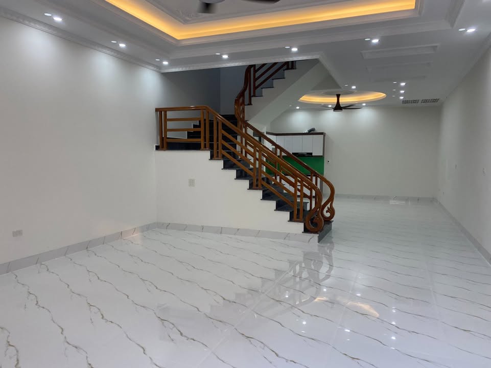 Nhà 3 tầng tại Phường Nam Bình 102m² - Mới xây, tiện nghi đầy đủ!