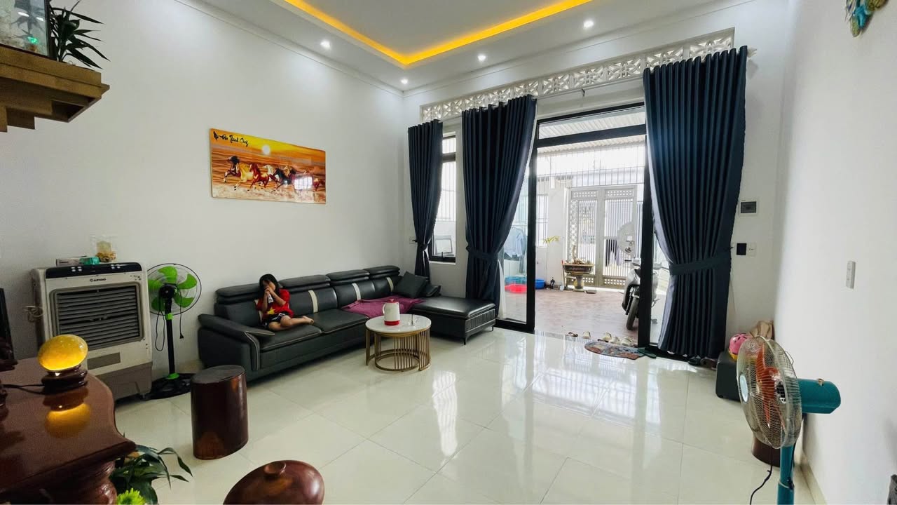 Nhà hẻm Phạm Ngọc Thạch, Pleiku 135m² giá 1.25 tỷ - Chính chủ bán gấp!