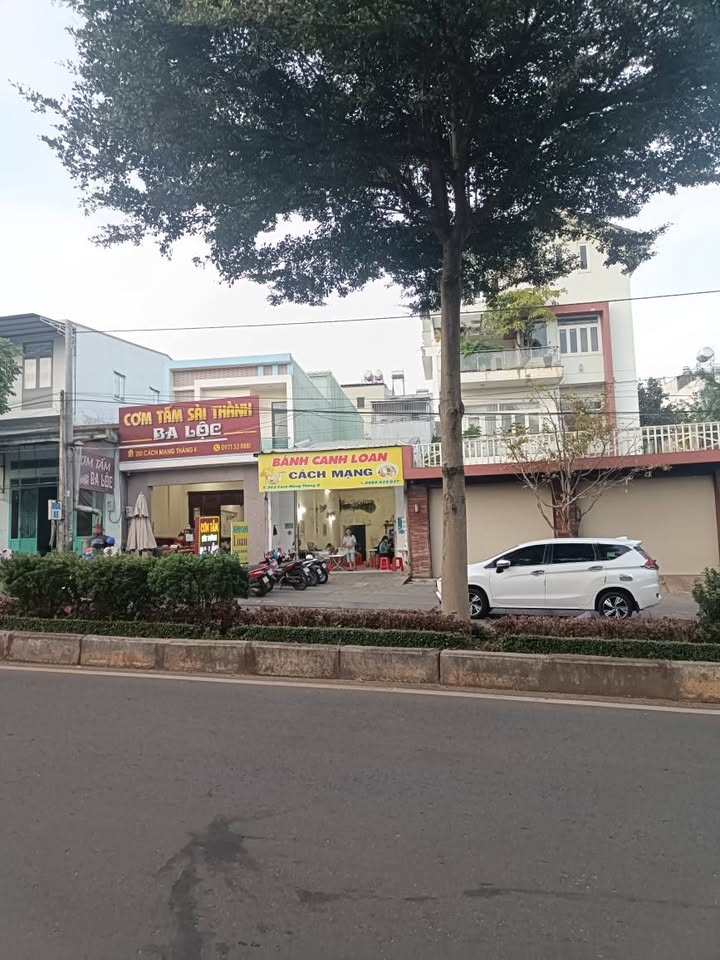 Nhà mặt tiền Cách Mạng Tháng Tám, Pleiku 170m² giá 6.4 tỷ - Đầu tư sinh lời ngay!