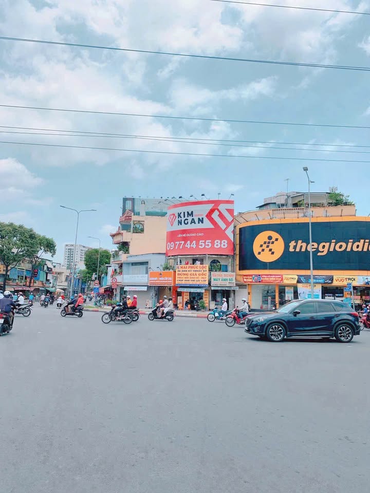 Nhà phố Tân Bình 40m² giá 5.8 tỷ - Vị trí kinh doanh thuận lợi!