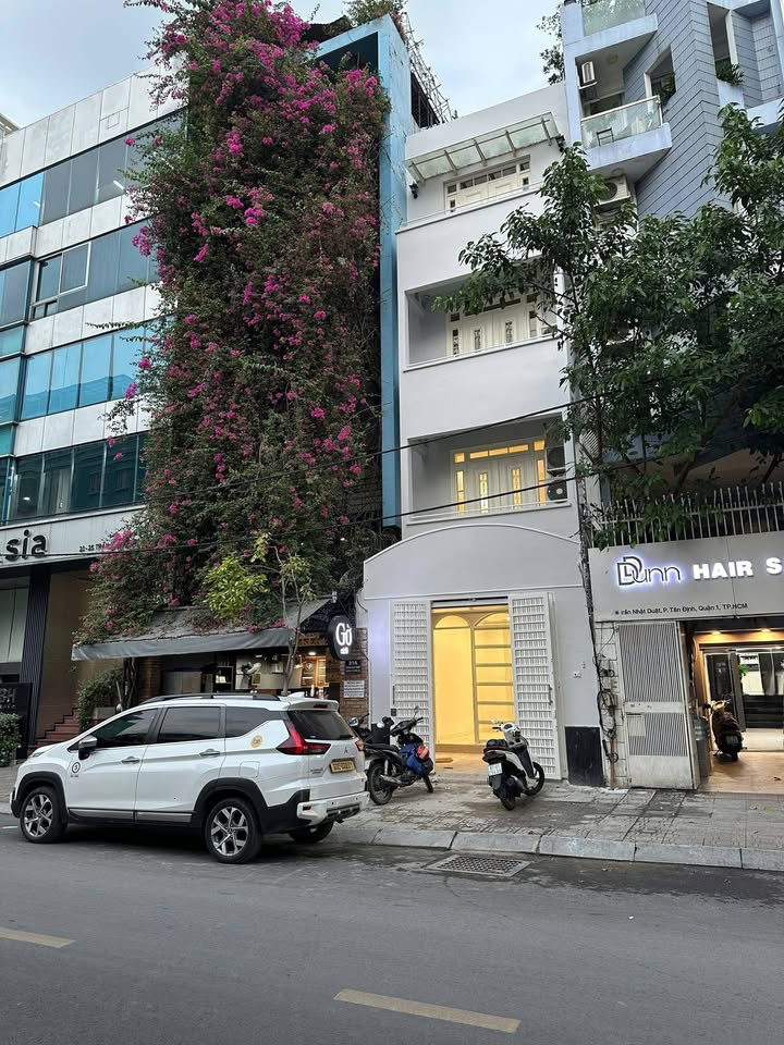 Nhà 4 Tầng 7PN, 7WC Cho Thuê Mặt Tiền Trần Nhật Duật, Quận 1 - Khu Kinh Doanh Sầm Uất!