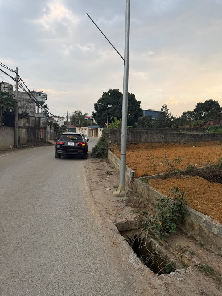 Đất thổ cư Yên Thái Quốc Oai 185m² giá chỉ 20 triệu/m² - Cơ hội hiếm có!