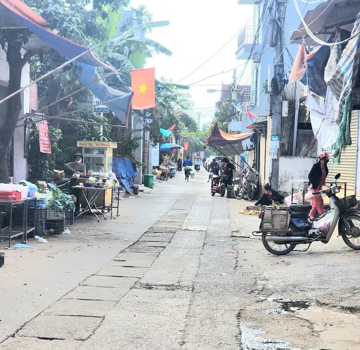 Đất mặt chợ Vạn Phúc Thanh Trì 125m² giá 5 tỷ - Đầu tư sinh lời hấp dẫn!