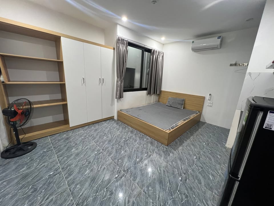 Phòng cho thuê tại 153 Phú Đô, 30m² chỉ 4 triệu - Ánh sáng tự nhiên, nội thất đầy đủ!