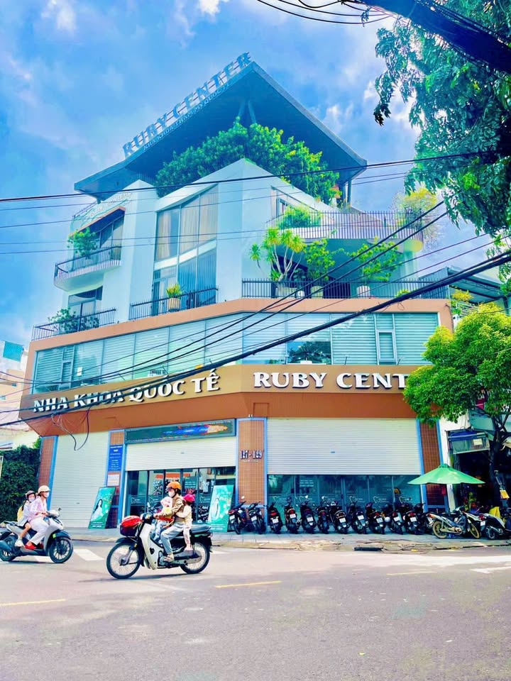Biệt thự FrontHouse mặt tiền Trần Nhật Duật, Nha Trang 190m² giá 40 tỷ - Đầu tư sinh lời ngay!