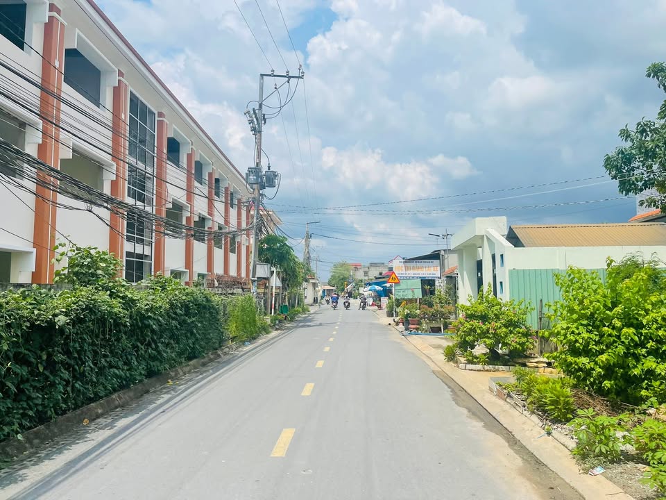 Đất nền Hòa Khánh Đông 205m² giá 1.09 tỷ - Sổ đỏ chính chủ, gần trường học!