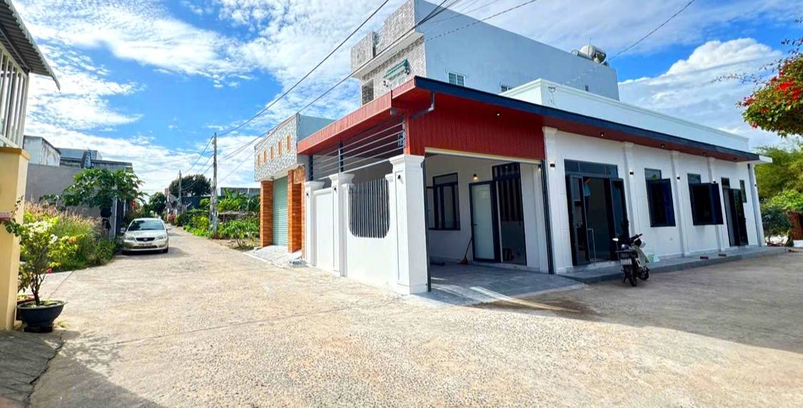 Căn nhà 2 mặt tiền xã Tam Phước, 100m² giá 1.89 tỷ - Kinh doanh thuận lợi!