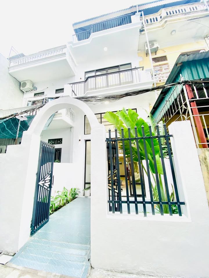 Nhà 2 tầng 56m² ngõ 587 Trần Nhân Tông - Hướng Đông, sẵn sàng vào ở!