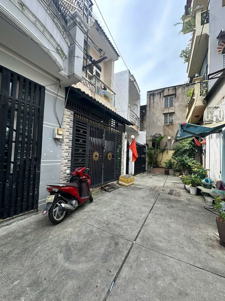 Nhà phố Tân Bình 54m² giá 6.9 tỷ - Ngay hẻm xe hơi Âu Cơ, gần Đại Học Văn Hiến!