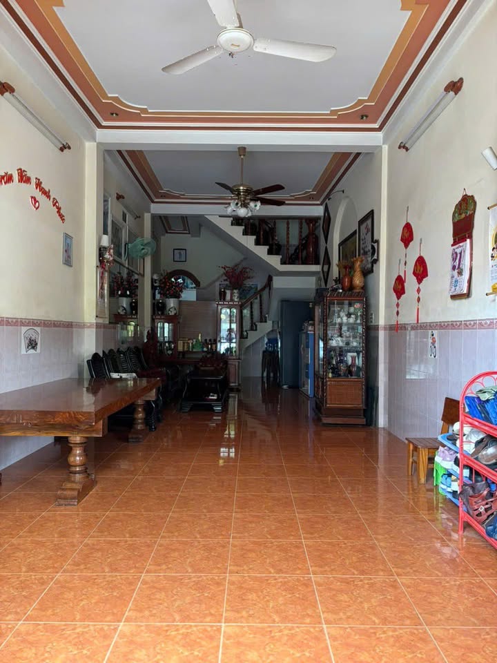 Nhà cấp 3 mặt tiền đường Trần Quang Khải, Tuy Hòa 80m² giá 2.75 tỷ - Đầu tư sinh lời ngay!