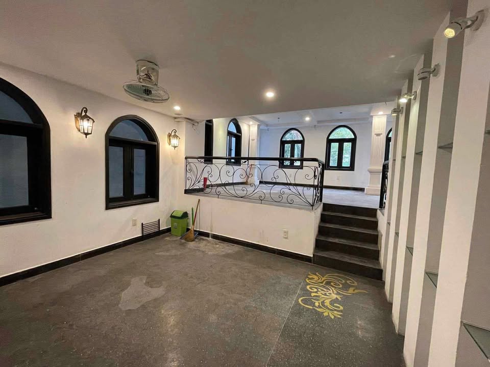 Nhà mặt tiền Đức Lợi, Hải Châu, Đà Nẵng 90m² giá 25 triệu - Địa điểm lý tưởng cho kinh doanh!