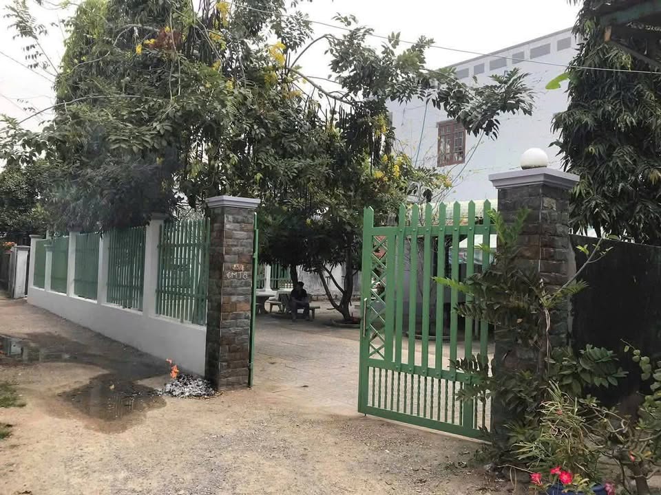 Nhà cho thuê đường Cách Mạng Tháng 8, Bà Rịa 500m² - Sân vườn thoáng đãng!