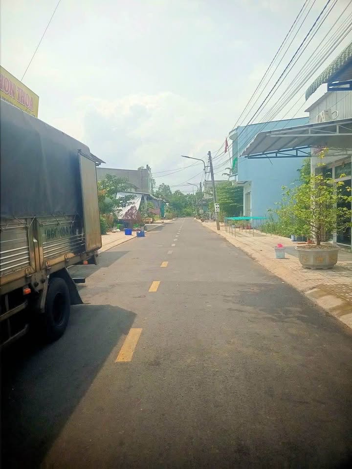 Nhà 1 trệt 2 lầu tại KDC Thị Trấn Mỹ Thọ 67.2m² giá 2.49 tỷ - Thiết kế đẹp, gần chợ!