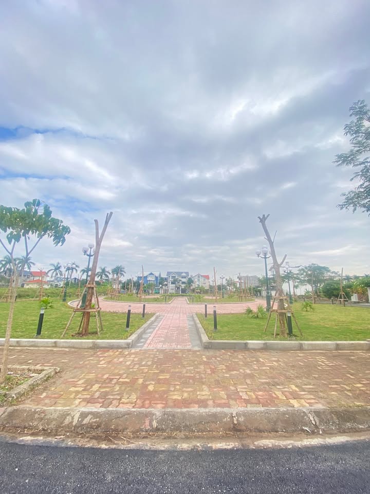 Đất nền lô góc Anh Dũng 280m² - Hướng Tây tứ trạch, giá thỏa thuận!