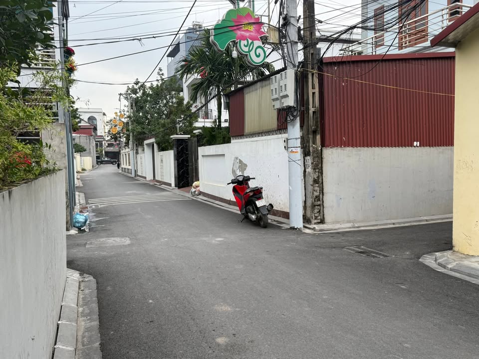 Đất Vân Trì, Vân Nội 100m² giá 5 tỷ - Đường thông thoáng, tiềm năng phát triển!