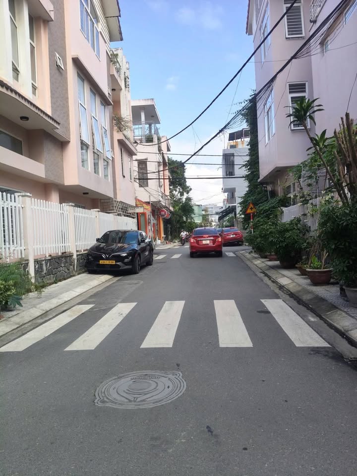 Nhà phố mặt tiền Lê Cơ, Hòa Cường 110m² giá 8.6 tỷ - Thiết kế 4 tầng hiện đại!