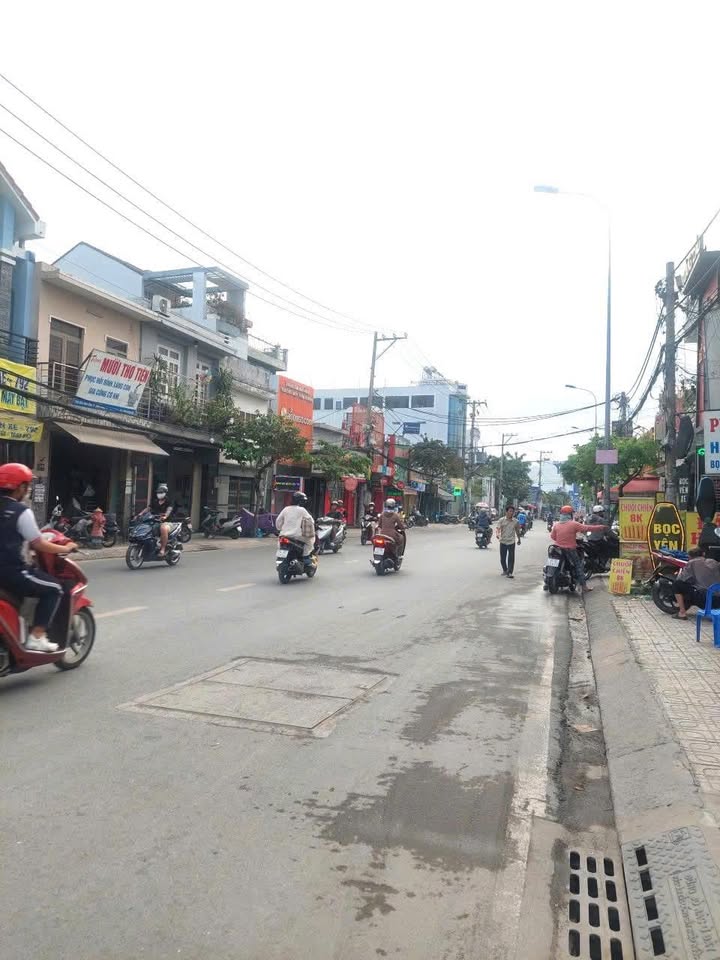 FrontHouse Thủ Đức 50m² giá 3.79 tỷ - Mặt tiền thụt hiếm có, xây dựng tự do!