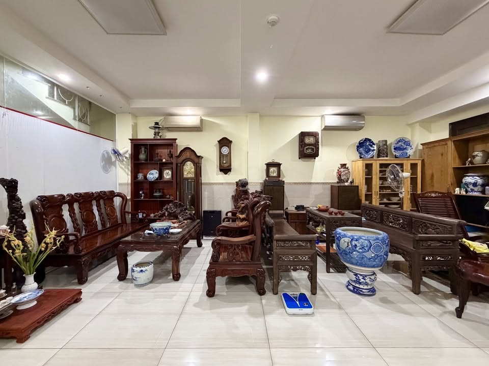 Biệt thự Nguyễn Gia Trí, Bình Thạnh 180m² giá 32.5 tỷ - Kinh doanh như mặt tiền!