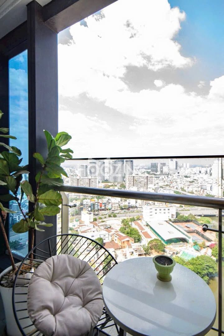 Căn hộ Vinhomes Ba Son Quận 1 2PN giá 32 triệu - View Landmark đẹp, sang trọng!