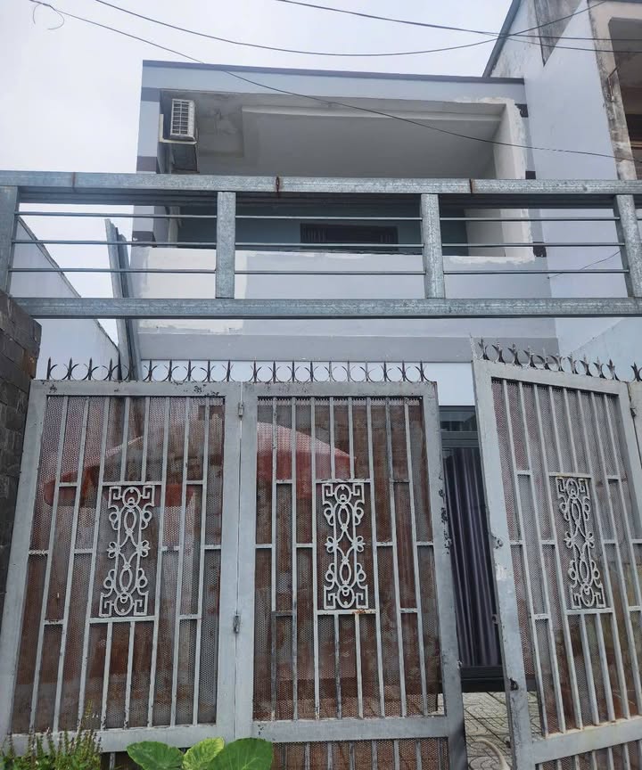 Nhà hẻm Bùi Công Trừng, Đông Thạnh, Hóc Môn 100m² giá 3.5 tỷ - Nhà xây trệt lầu hoàn công sẵn sàng ở ngay!