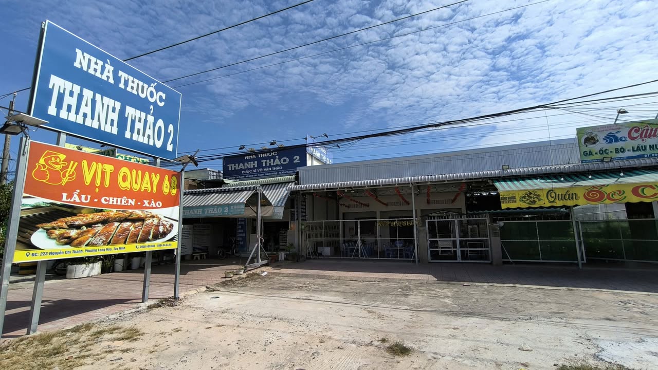 Cho thuê mặt bằng kinh doanh tại Hòa Thành 40m2 - Khu vực sầm uất, mặt tiền lớn