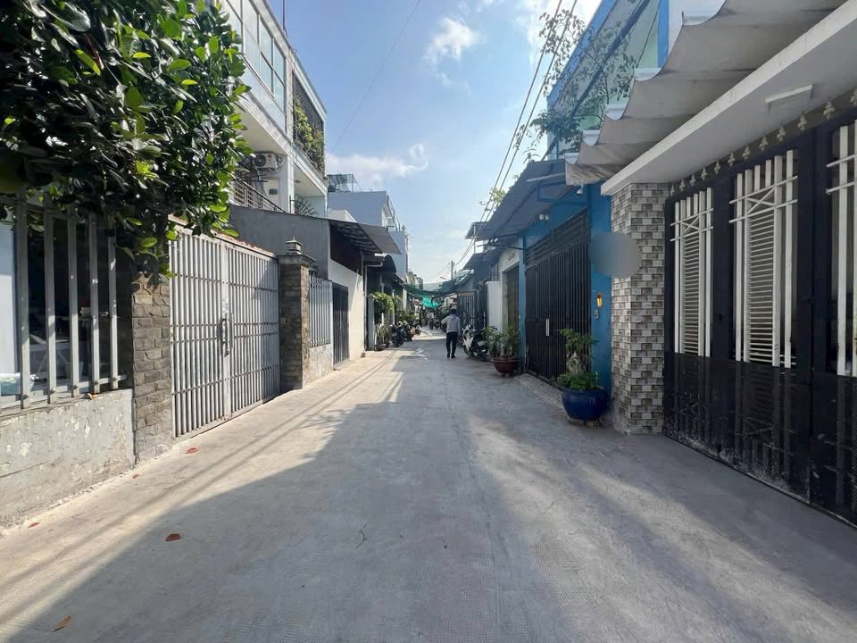 Nhà hẻm xe hơi đường số 4, Bình Hưng Hòa B, 44m² giá 3.95 tỷ - Chính chủ bán gấp!