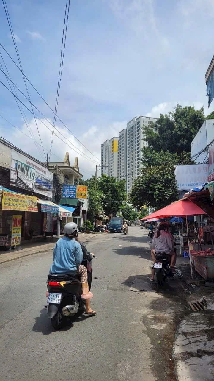 Nhà kiot mặt tiền + 11 phòng trọ Dĩ An 1125m² giá 6 tỷ - Đầu tư sinh lời ngay!