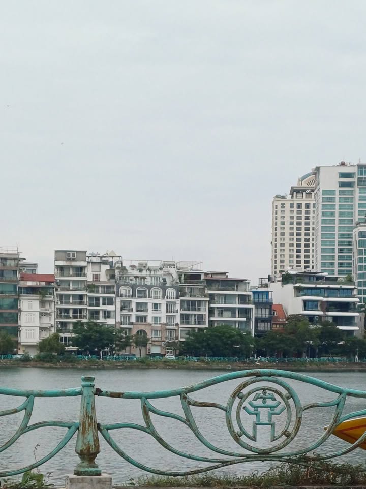 Mặt phố Trịnh Công Sơn Tây Hồ 210m² giá thỏa thuận - Dòng tiền cao, view Hồ Tây