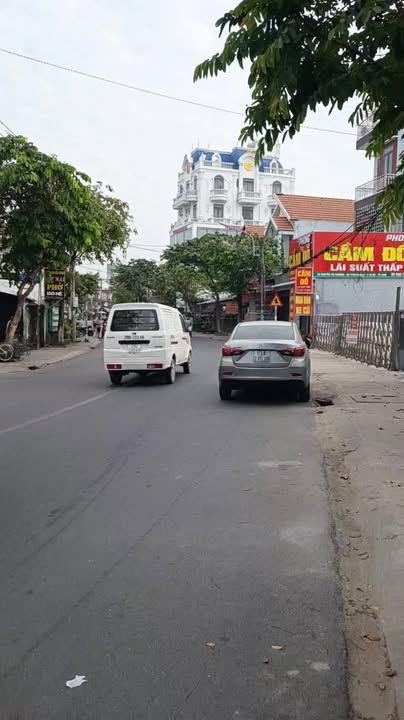 Đất sổ đỏ chính chủ 120m² tại Dĩ An - Giá chỉ 5.7 tỷ, cơ hội đầu tư tuyệt vời!