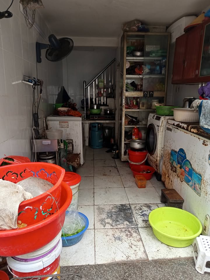 Nhà 3 tầng Nam Đồng 17.5m² giá 2.5 tỷ - Vị trí kinh doanh sầm uất!