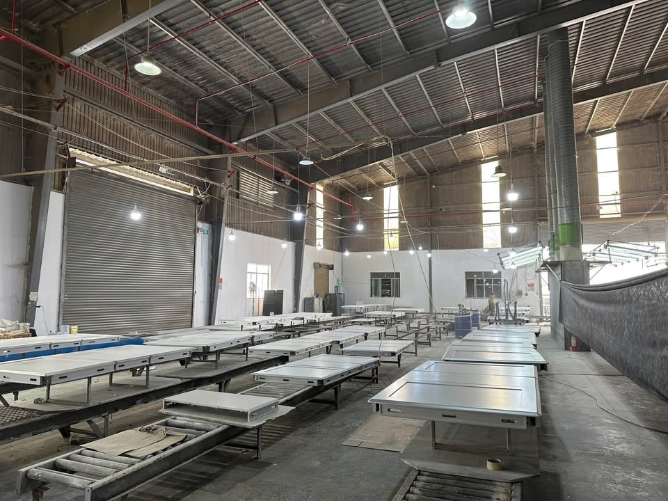 Nhà xưởng sản xuất gỗ nội thất 5.040m² tại Tân Hiệp - Đầy đủ thiết bị, sẵn sàng hoạt động!