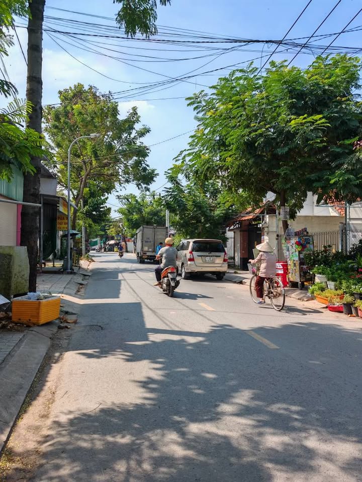 Nhà mặt tiền Phan Văn Hớn, Bà Điểm 118m² giá 6.1 tỷ - Thiết kế đẹp, kiên cố!