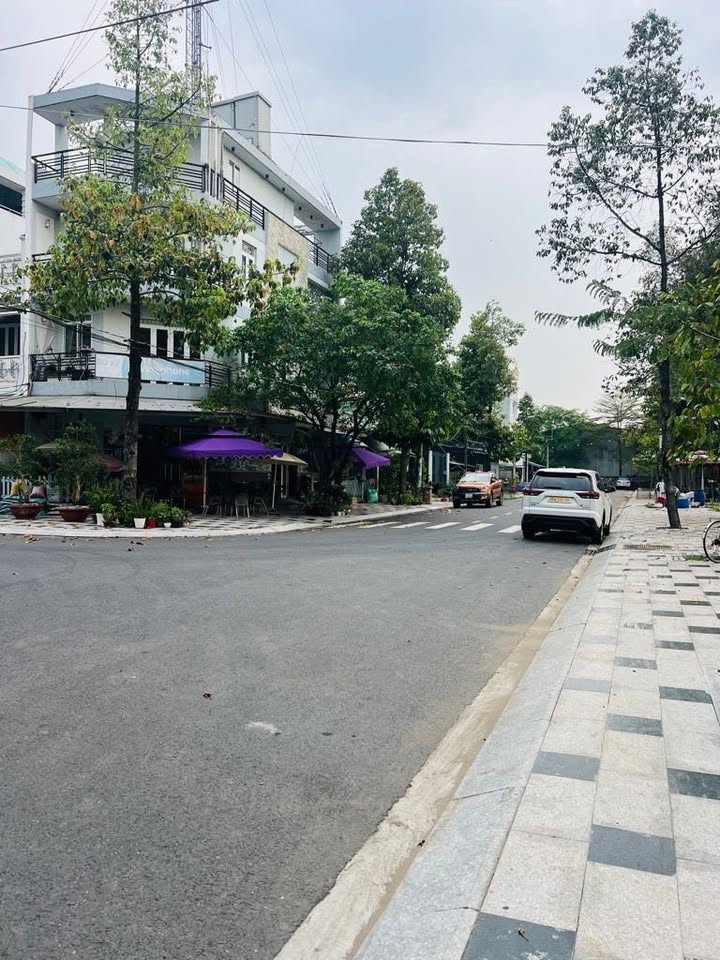 Nhà đẹp mặt tiền đường nhựa Tân Túc 85m² giá 6 tỷ - Gần AEON Tên Lửa chỉ 10 phút!