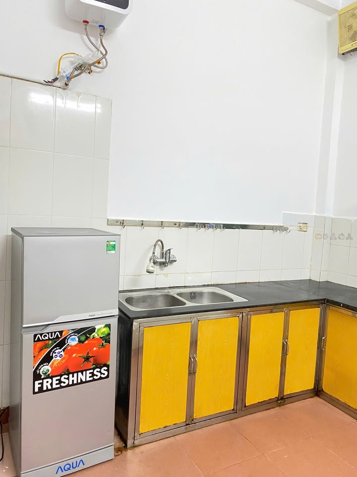 Phòng trọ cho thuê tại ngõ 72 Dương Quảng Hàm, Cầu Giấy - Full đồ chỉ 3.3 triệu!