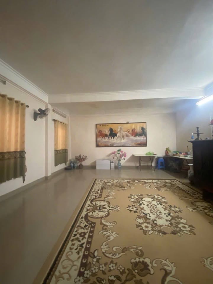 Nhà phố Ngọc Lâm, Long Biên - 90m², 4 tầng, Giá 23.5 tỷ - Kinh doanh sầm uất!