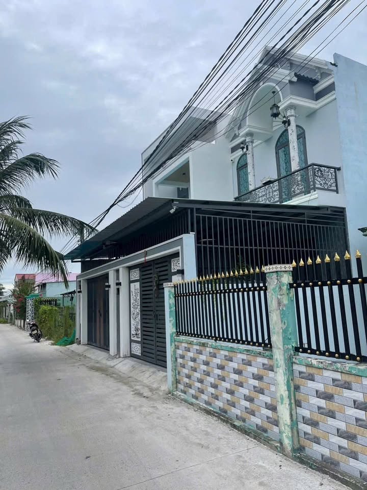 Nhà riêng Tân Bửu Bến Lức 130m² giá 2.8 tỷ - Sẵn sàng vào ở ngay!