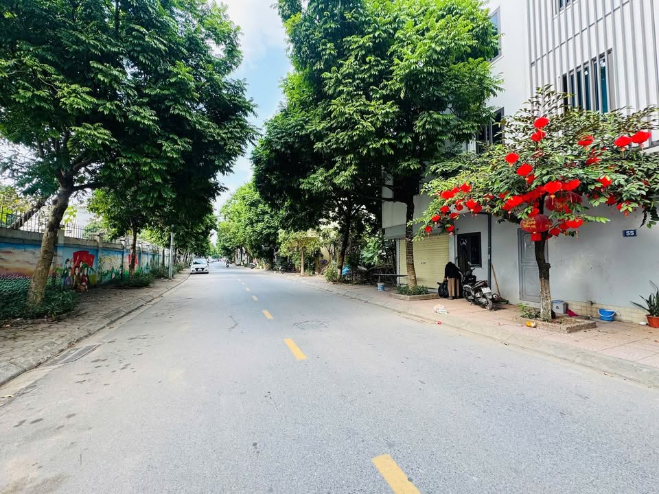 FrontHouse Phúc Lợi 81.5m² giá 18.5 tỷ - Kinh doanh thuận lợi, sát chợ và trường học!