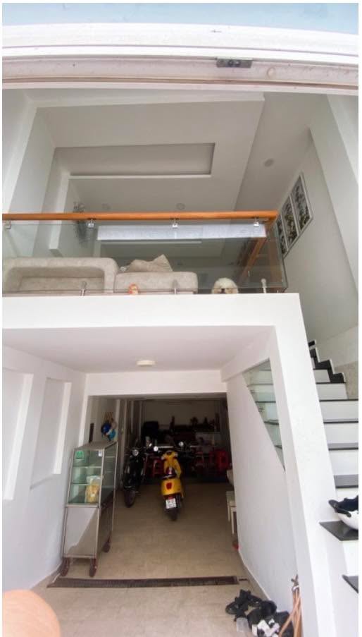 Kho cho thuê tại Bình Thạnh 215m² chỉ 2 triệu/tháng - Đường xe tải vào tận nơi!