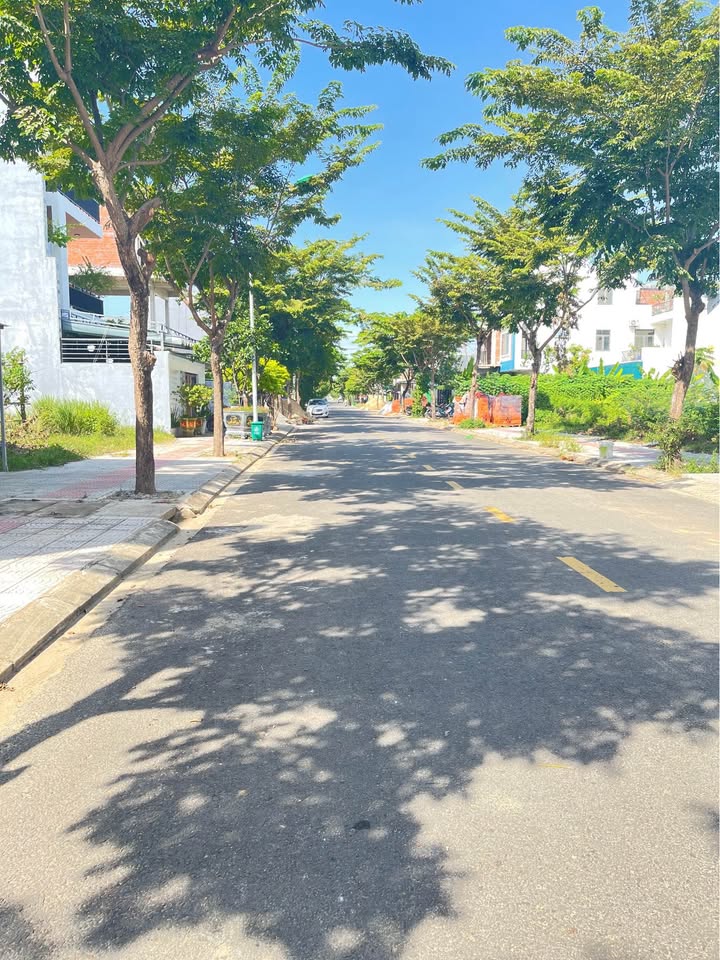 Đất nền Nam Hòa Xuân Đà Nẵng 105m² giá 5.3 tỷ - Sổ đỏ chính chủ, đầu tư tiềm năng!