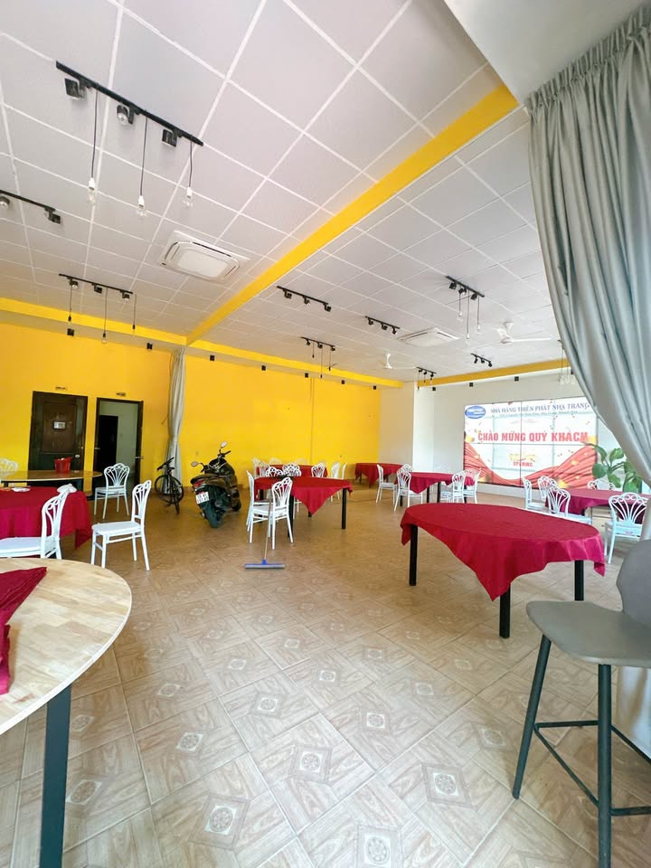 Cho thuê nguyên khuôn viên nhà hàng Nguyễn Thị Minh Khai 800m² giá 60 triệu - Kinh doanh tự do!