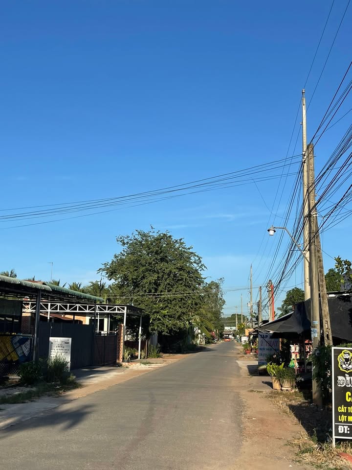 Nhà mặt tiền chợ Tân Hiệp, Tây Ninh 173m² giá 559 triệu - Kinh doanh lý tưởng!