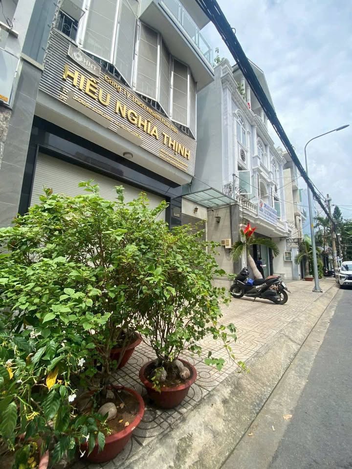 Bán nhà MTKD Đường Lê Niệm, Phường Phú Thạnh, Quận Tân Phú, 136m² - Hàng mới ra lò!