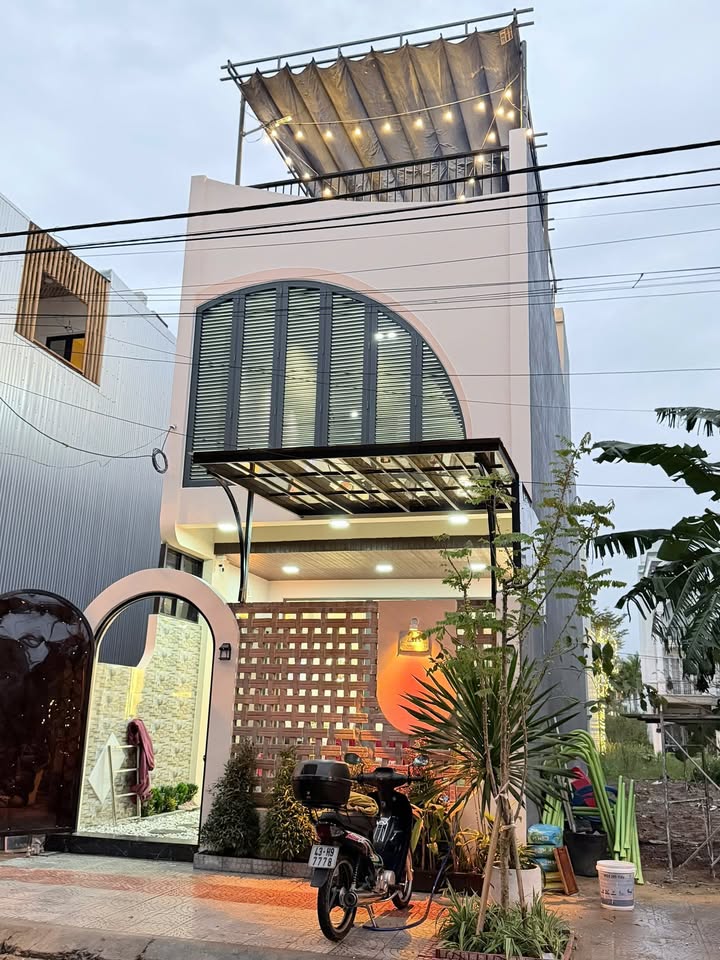 Nhà nguyên căn đường Trung Lương 14, Hòa Xuân, Đà Nẵng - Giá thỏa thuận, mới 100%