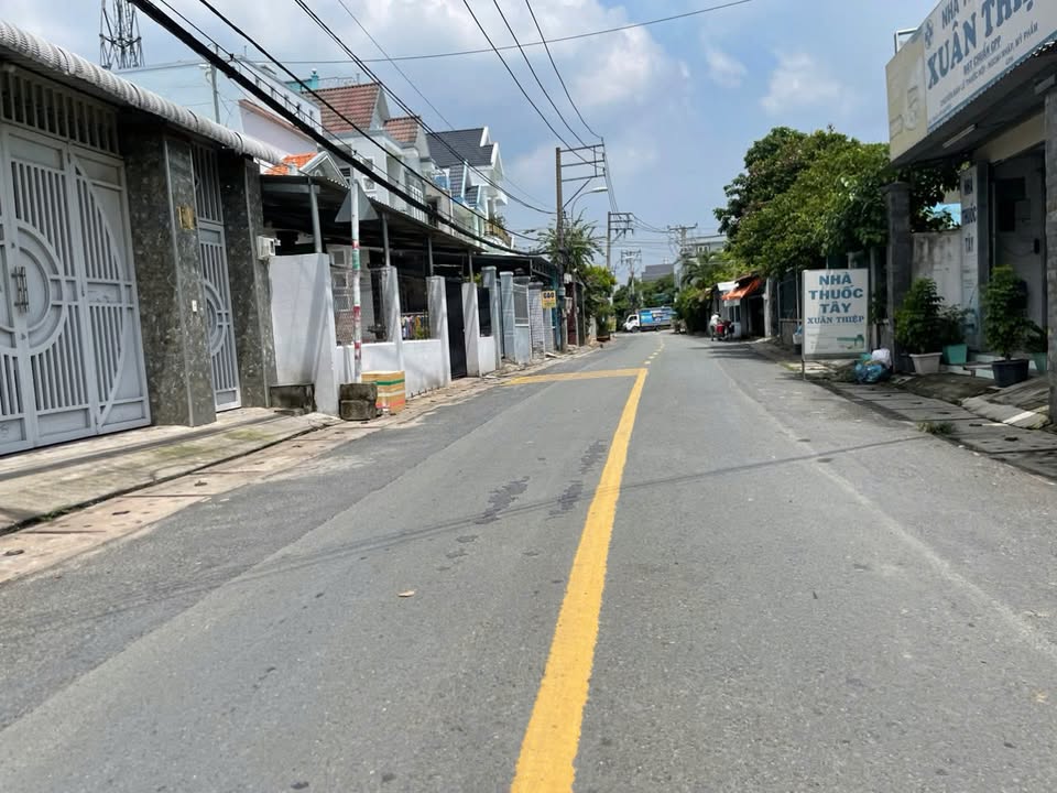 Đất nền mặt tiền Tân Xuân 1 Hóc Môn 200m² giá 8.6 tỷ - Vị trí sầm uất, đầu tư sinh lời!