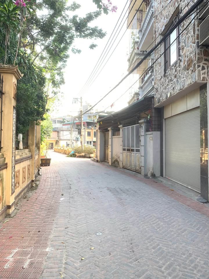 Đất Đông Ngạc 33m² giá 5.98 tỷ - Sổ đỏ chính chủ, ô tô vào tận nơi!