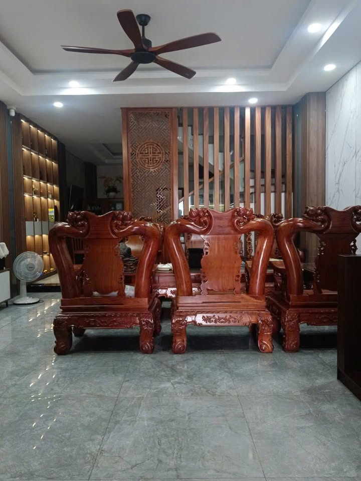 Nhà riêng Tân Hiệp, Hóc Môn 83m² giá 6.4 tỷ - Sổ hồng riêng, nội thất cao cấp!