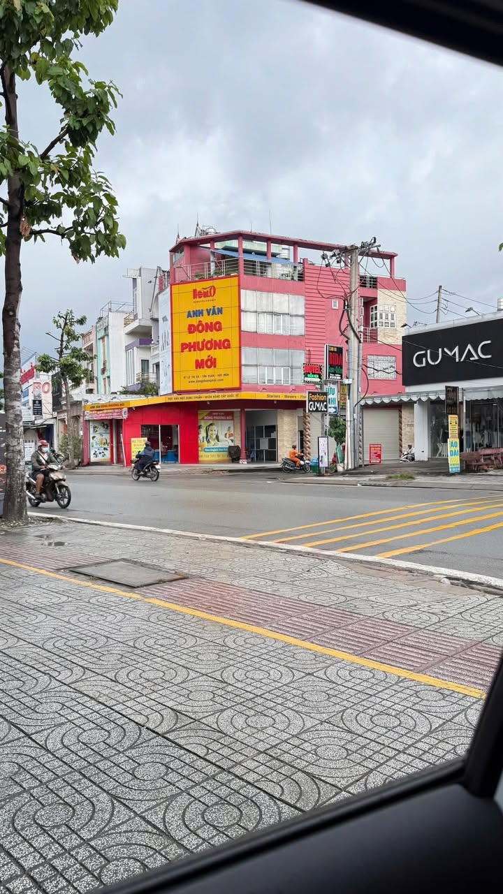 Đất nền Tân Xuân Hóc Môn 81m² giá 5.4 tỷ - Sổ đỏ chính chủ, tiện ích đầy đủ!