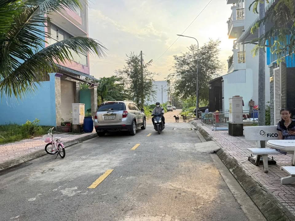 Đất thổ cư Thạnh Xuân 52, Quận 12, 53m² giá 3.15 tỷ - Đường 10m rộng rãi!